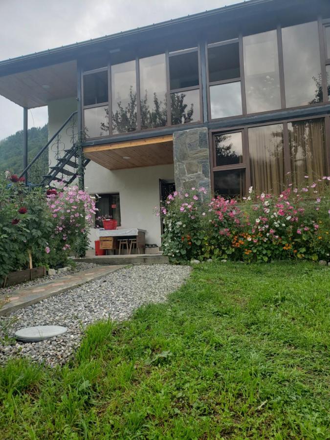 Guest House Nanu Μέστια Εξωτερικό φωτογραφία
