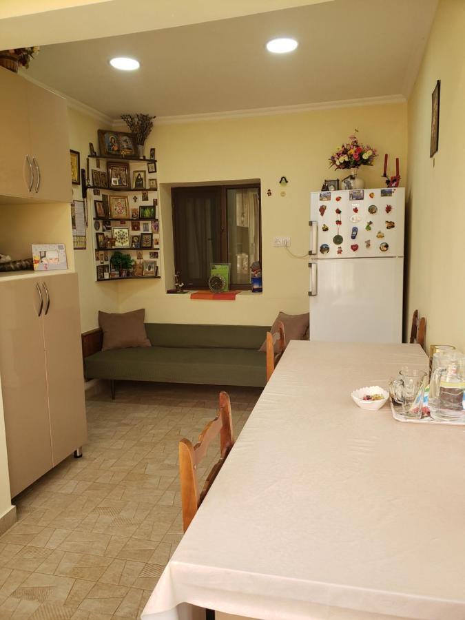 Guest House Nanu Μέστια Εξωτερικό φωτογραφία
